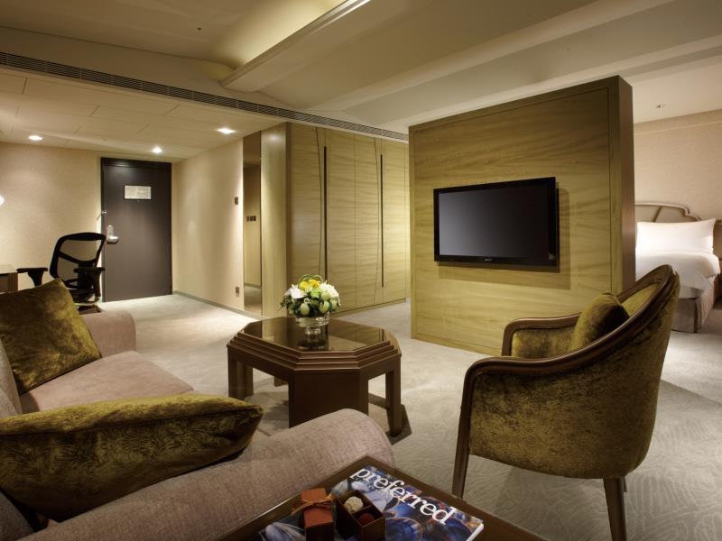 Executive Suite With Breakfast - Free WiFi access - Breakfast included