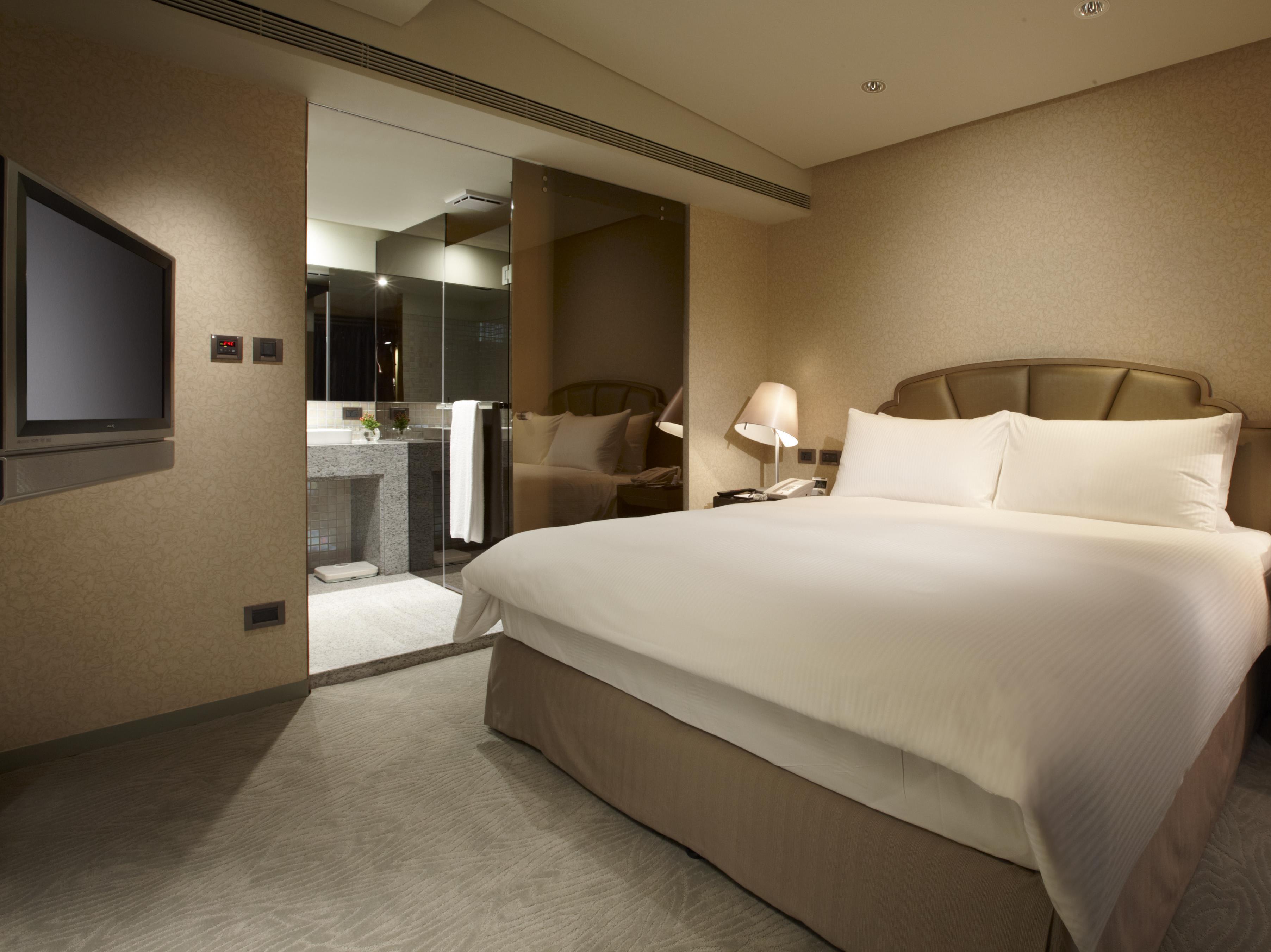 Deluxe With Breakfast - Free WiFi access - Breakfast included