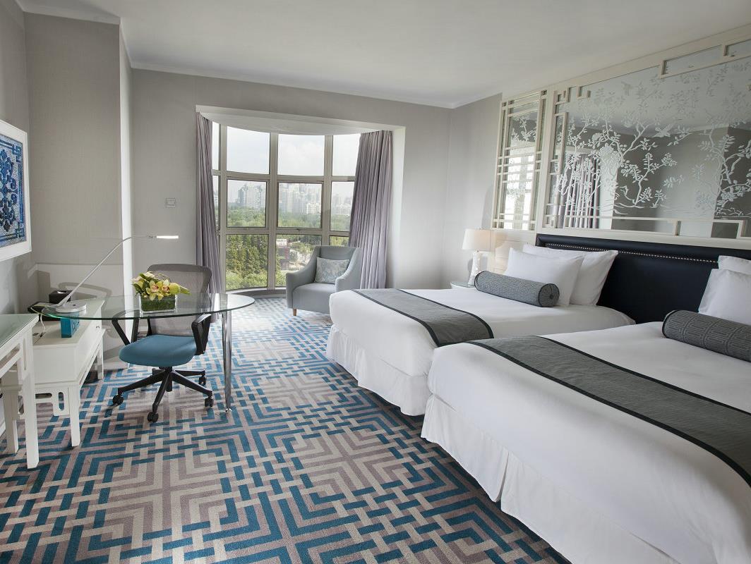 Deluxe Park View with 1 or 2  BBF - Free WiFi access - Breakfast included