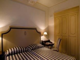 Deluxe Room with Breakfast - Free WiFi access - Breakfast included