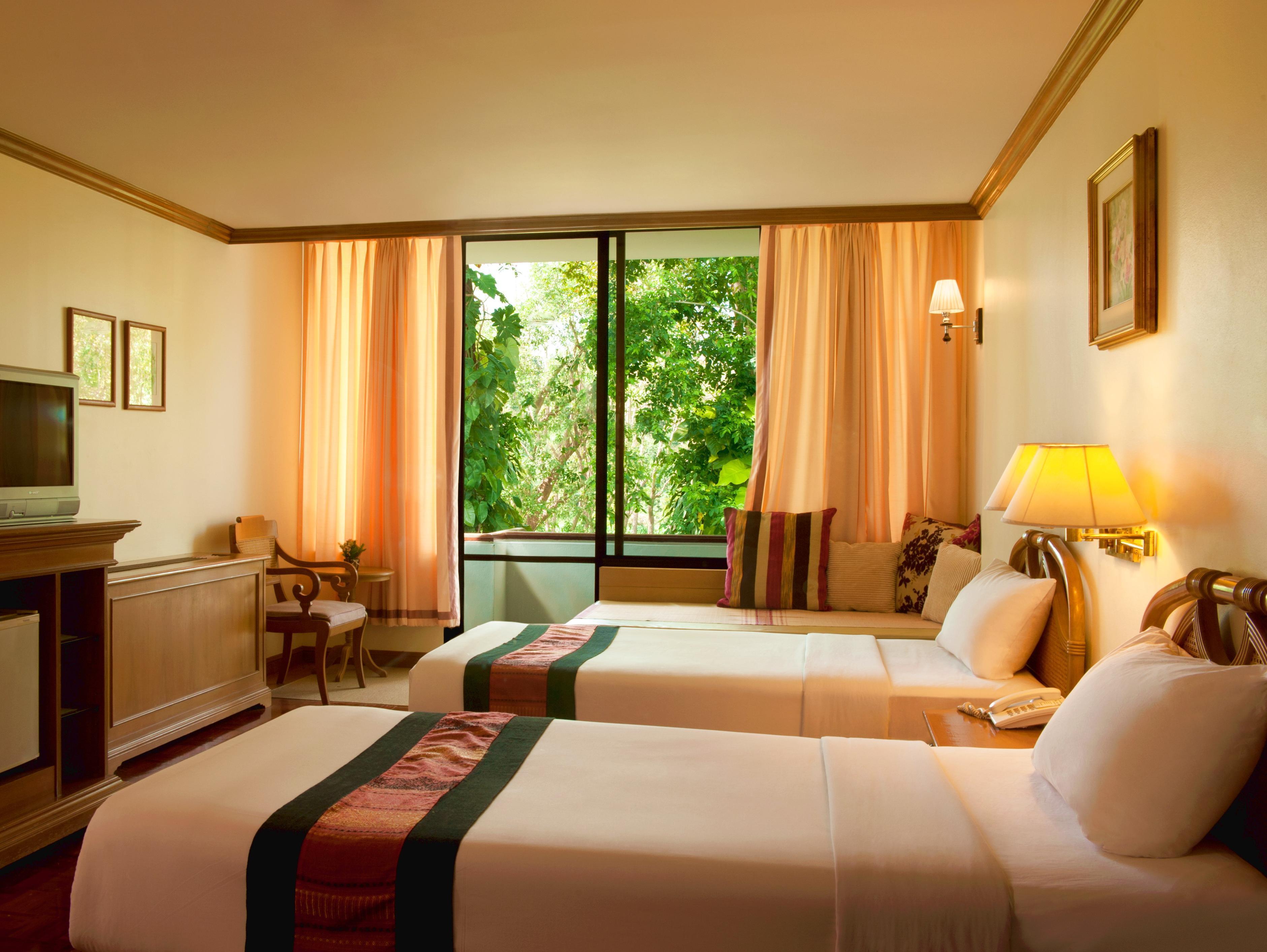 Resort-The