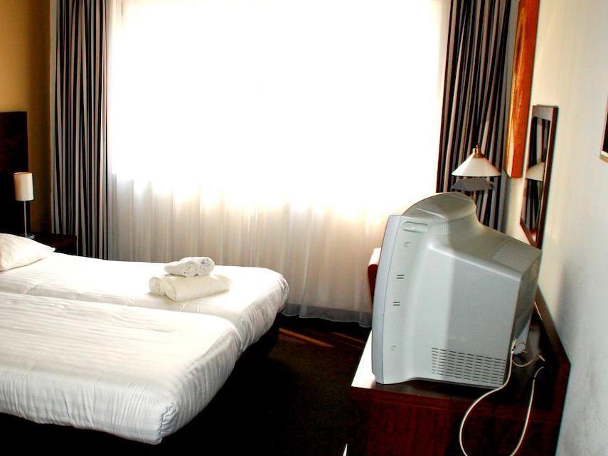 West Side Inn Amsterdam Netherlands FAQ 2017, What facilities are there in West Side Inn Amsterdam Netherlands 2017, What Languages Spoken are Supported in West Side Inn Amsterdam Netherlands 2017, Which payment cards are accepted in West Side Inn Amsterdam Netherlands , Netherlands West Side Inn Amsterdam room facilities and services Q&A 2017, Netherlands West Side Inn Amsterdam online booking services 2017, Netherlands West Side Inn Amsterdam address 2017, Netherlands West Side Inn Amsterdam telephone number 2017,Netherlands West Side Inn Amsterdam map 2017, Netherlands West Side Inn Amsterdam traffic guide 2017, how to go Netherlands West Side Inn Amsterdam, Netherlands West Side Inn Amsterdam booking online 2017, Netherlands West Side Inn Amsterdam room types 2017.