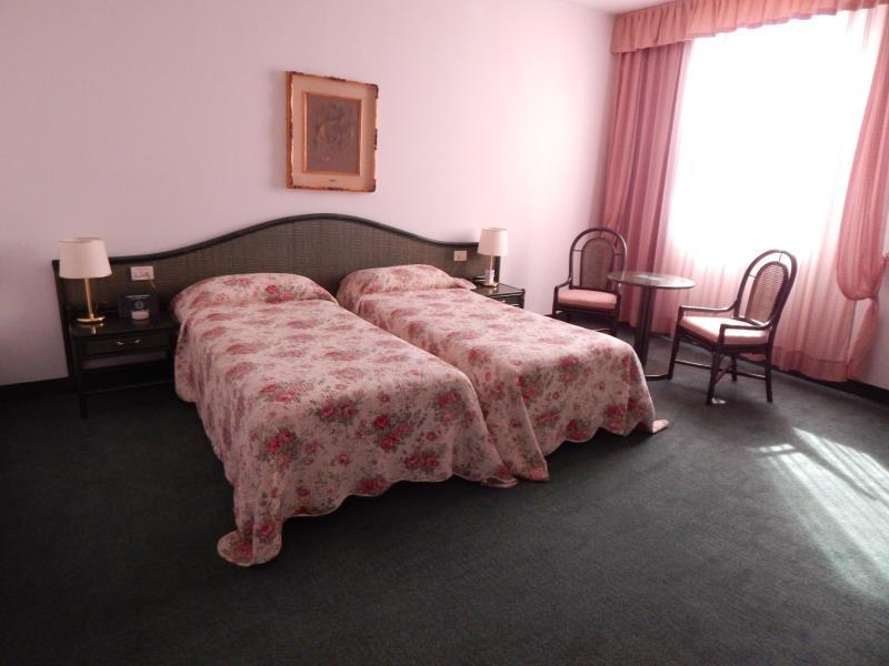 Double Room - Free WiFi access - Breakfast included