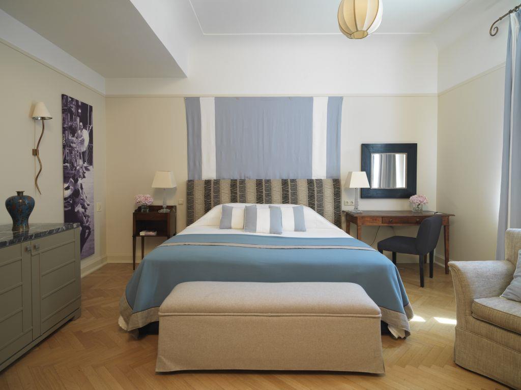 Classic Double Bed - Best price guarantee