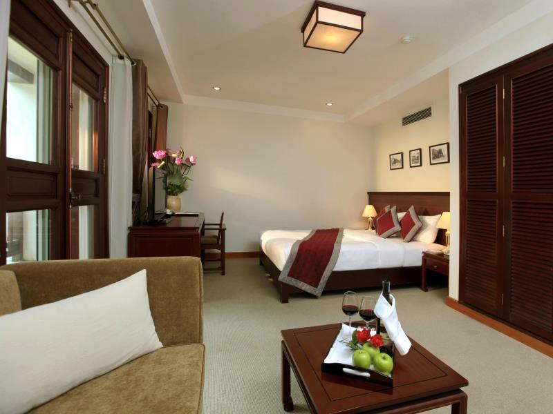Deluxe City View - Free WiFi access - Breakfast included