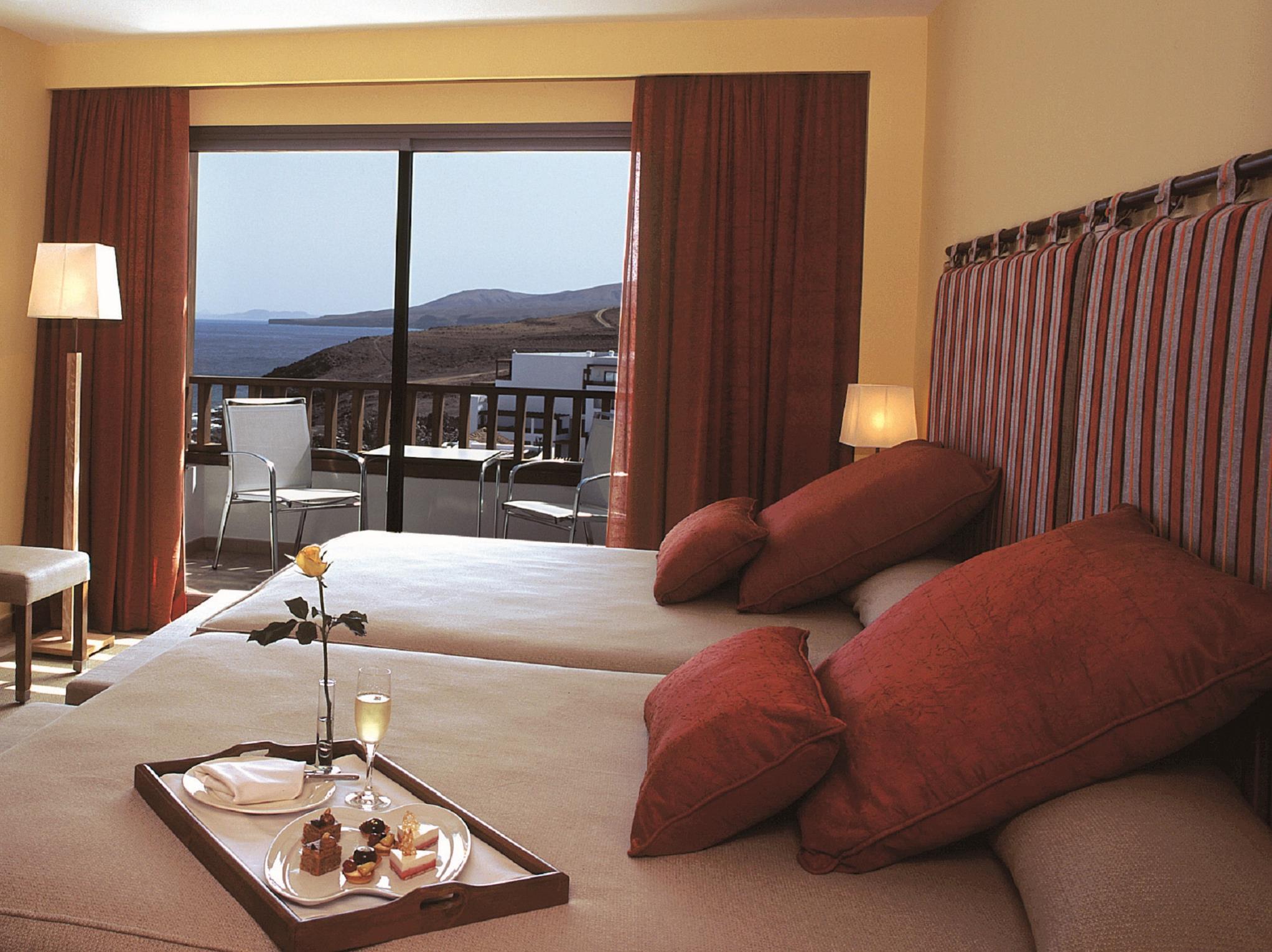 Standard with View All Inclusive - Free WiFi access - Breakfast included