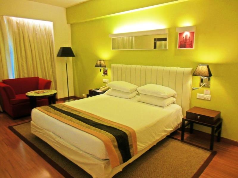 Executive Suite 1 Bedroom King Weekend Special  - Free WiFi access