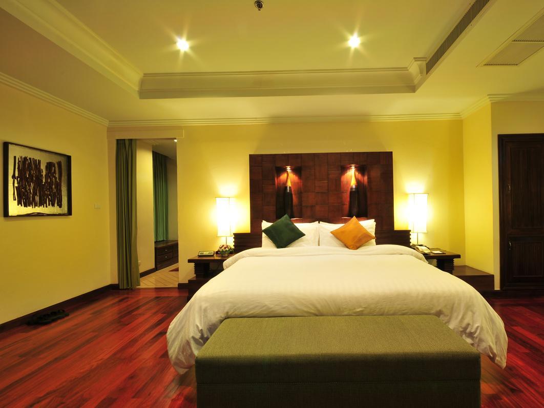 Katiliya Suite with Round Trip Airport Transfer - Best price guarantee