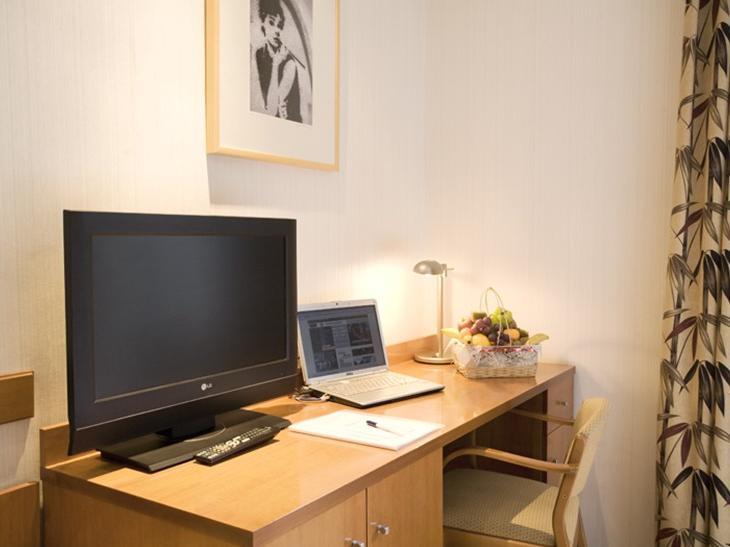 Petit Palace Londres Spain FAQ 2016, What facilities are there in Petit Palace Londres Spain 2016, What Languages Spoken are Supported in Petit Palace Londres Spain 2016, Which payment cards are accepted in Petit Palace Londres Spain , Spain Petit Palace Londres room facilities and services Q&A 2016, Spain Petit Palace Londres online booking services 2016, Spain Petit Palace Londres address 2016, Spain Petit Palace Londres telephone number 2016,Spain Petit Palace Londres map 2016, Spain Petit Palace Londres traffic guide 2016, how to go Spain Petit Palace Londres, Spain Petit Palace Londres booking online 2016, Spain Petit Palace Londres room types 2016.
