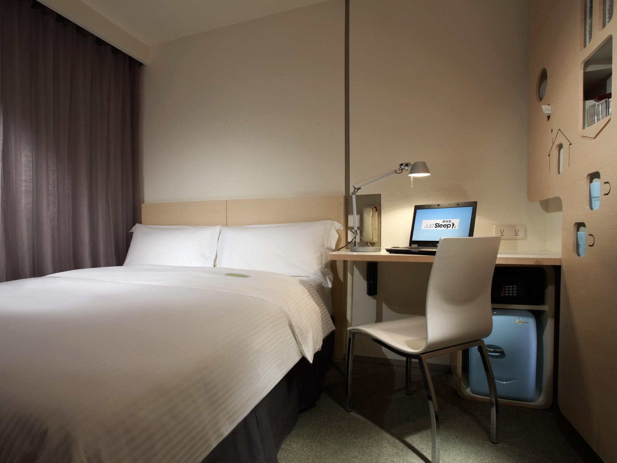 Superior Double - Free WiFi access - Breakfast included