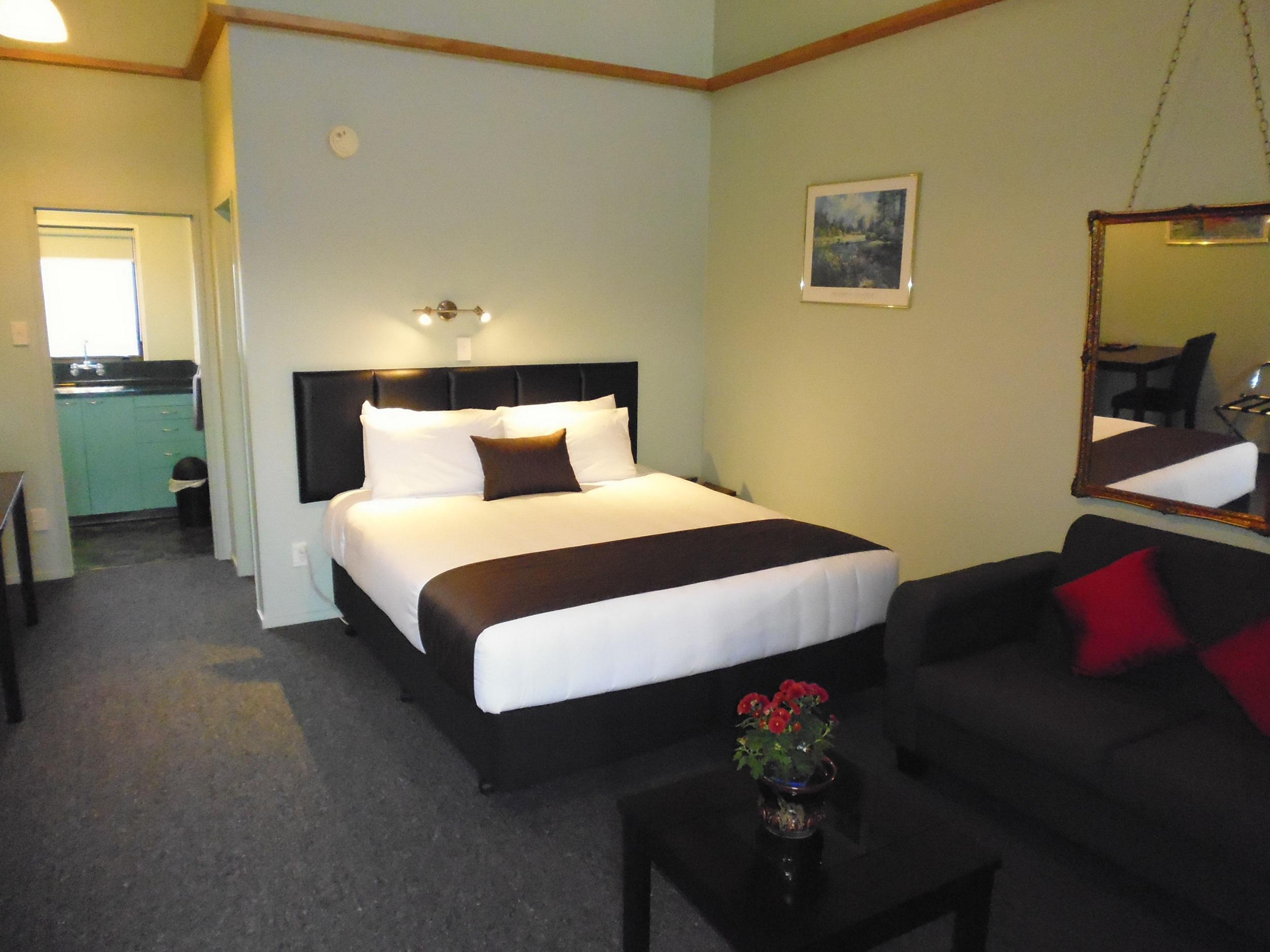Lodge-1