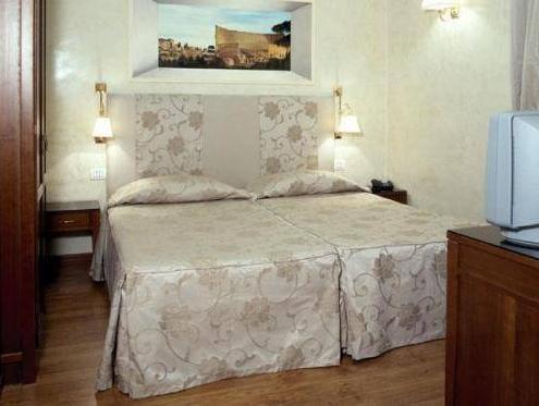 Triple With Breakfast - Free WiFi access - Breakfast included