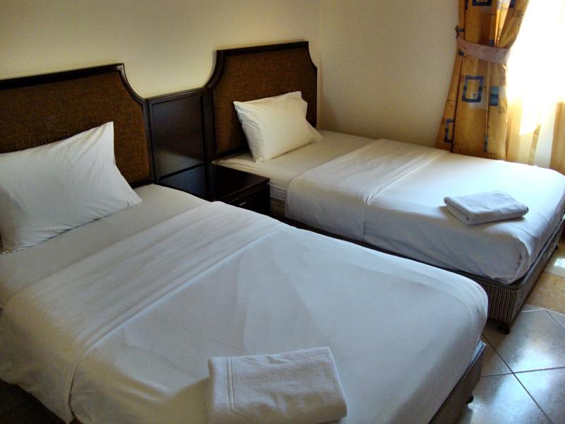 Deluxe 1-Bedroom Apartment Twin Beds - Free WiFi access