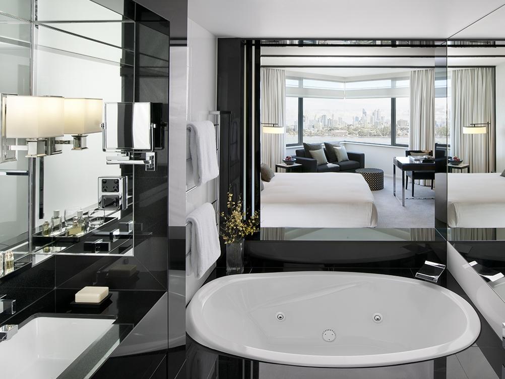 Luxe King Spa