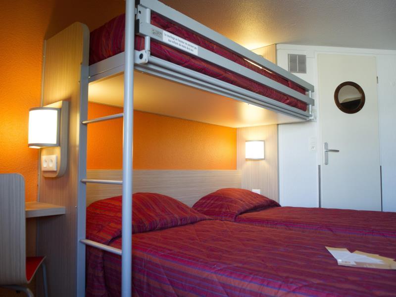 Triple Room - 3 Single Beds - Free WiFi access