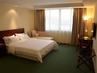 Phoenix Mountain Hotel Guangzhou FAQ 2016, What facilities are there in Phoenix Mountain Hotel Guangzhou 2016, What Languages Spoken are Supported in Phoenix Mountain Hotel Guangzhou 2016, Which payment cards are accepted in Phoenix Mountain Hotel Guangzhou , Guangzhou Phoenix Mountain Hotel room facilities and services Q&A 2016, Guangzhou Phoenix Mountain Hotel online booking services 2016, Guangzhou Phoenix Mountain Hotel address 2016, Guangzhou Phoenix Mountain Hotel telephone number 2016,Guangzhou Phoenix Mountain Hotel map 2016, Guangzhou Phoenix Mountain Hotel traffic guide 2016, how to go Guangzhou Phoenix Mountain Hotel, Guangzhou Phoenix Mountain Hotel booking online 2016, Guangzhou Phoenix Mountain Hotel room types 2016.