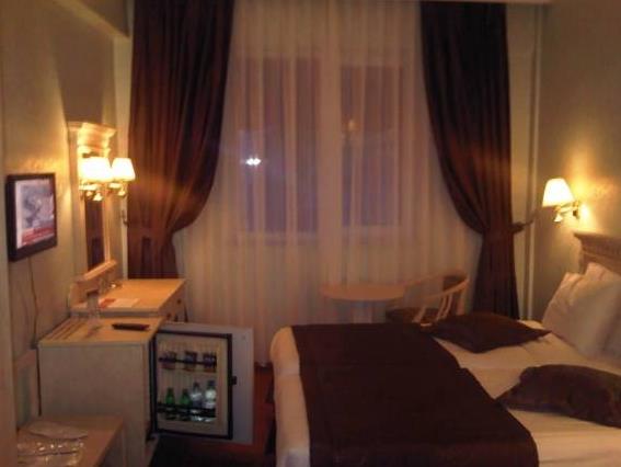 Triple Room - Non-Smoking - Free WiFi access - Breakfast included