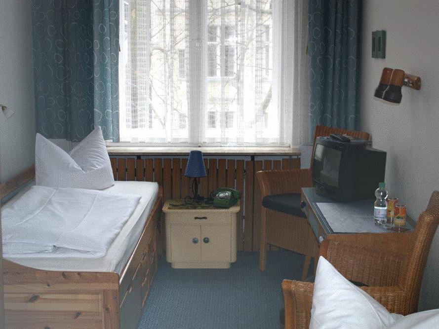 Roomis