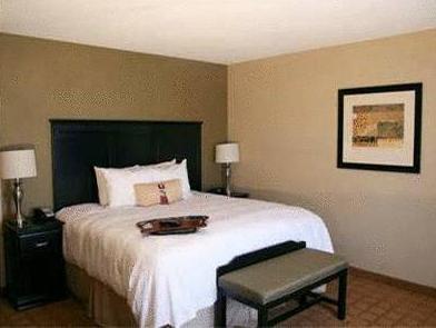 1 King Bed Non-Smoking Breakfast - Best price guarantee