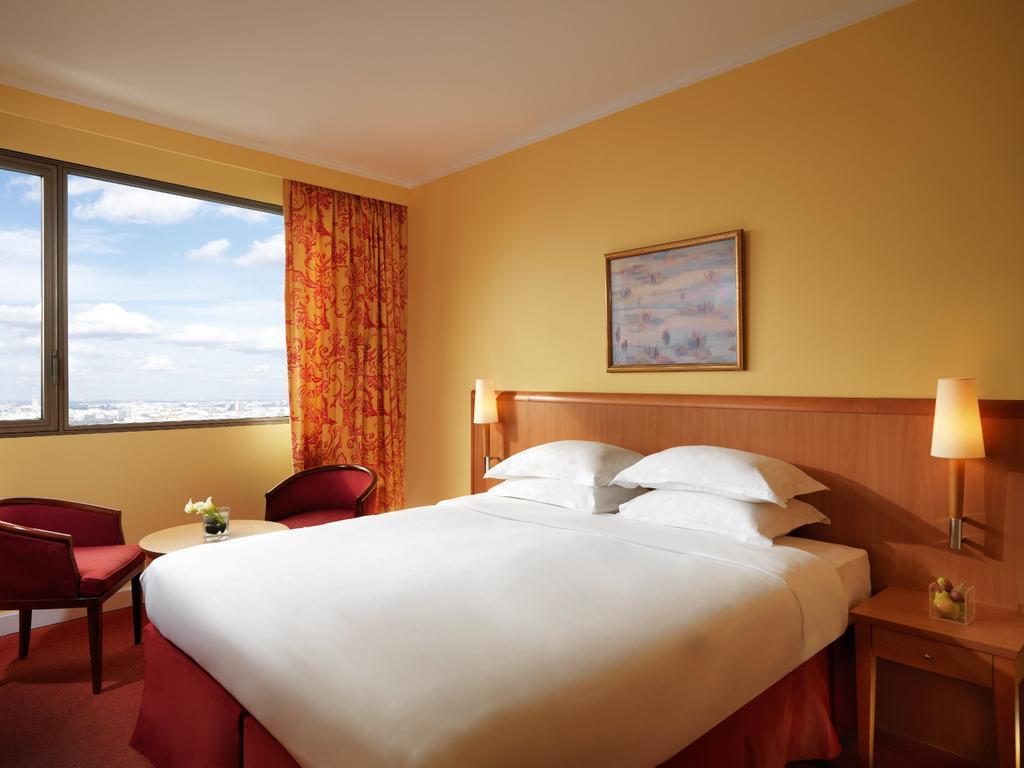 Standard King or Twin (2 Adults & 1 Child) - Free WiFi access