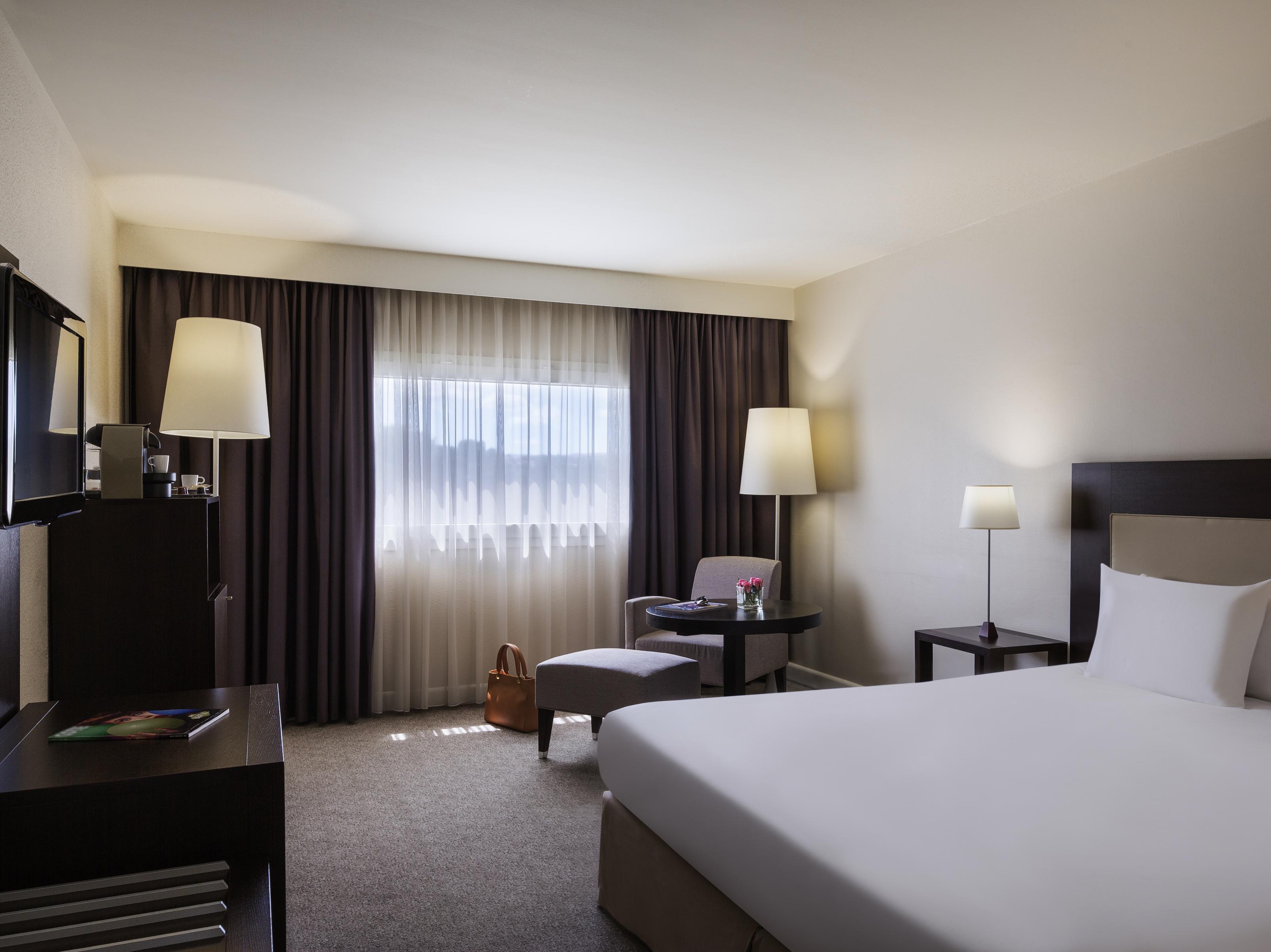 Superior King Bed Best Unrestricted Rate - Free WiFi access