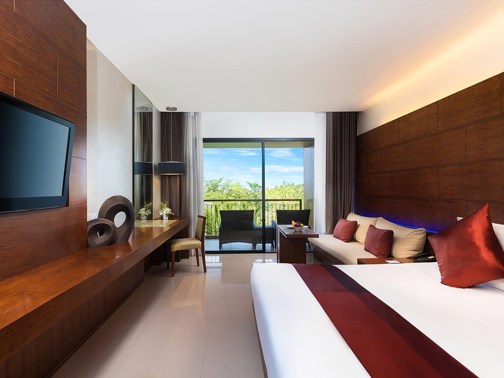 Superior Room with 1  King Bed. - Free WiFi access - Breakfast included