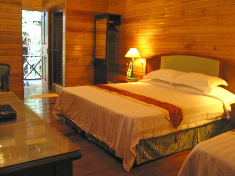 Meranti Full Board - Breakfast included