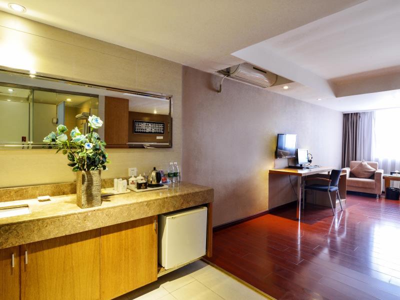 Deluxe Business - Free WiFi access