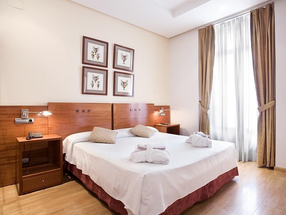 Standard With Breakfast - Free WiFi access - Breakfast included
