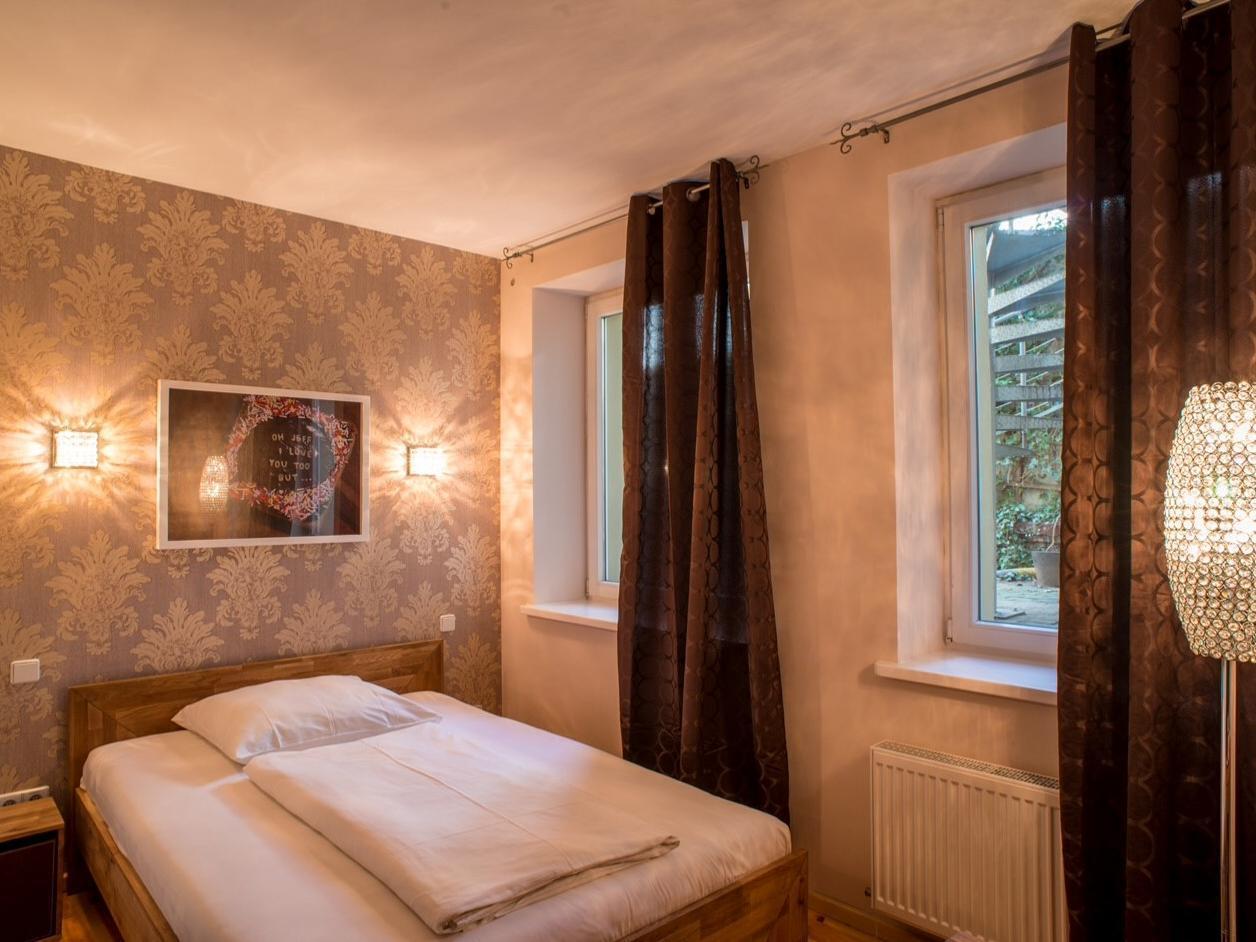 Souterrain Room - Free WiFi access - Breakfast included
