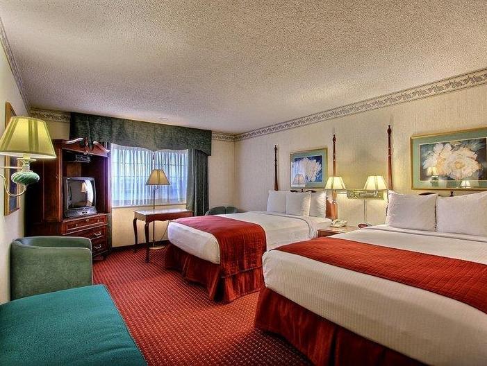 2 Queen Beds