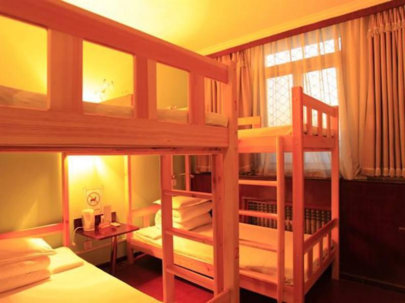 1 Bed in 6-Bed Dormitory (Mixed) - Best price guarantee