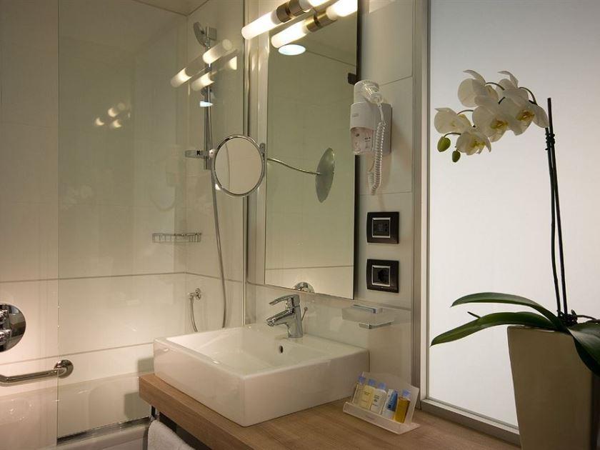 2 Twin Beds Accessible Room - Best price guarantee