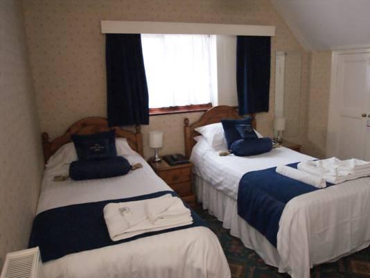 Twin Room - Best price guarantee