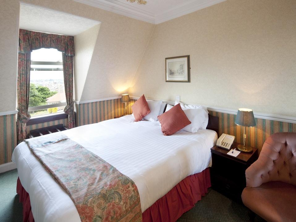Hotel-Signature