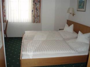 Standard Double Room - Breakfast included