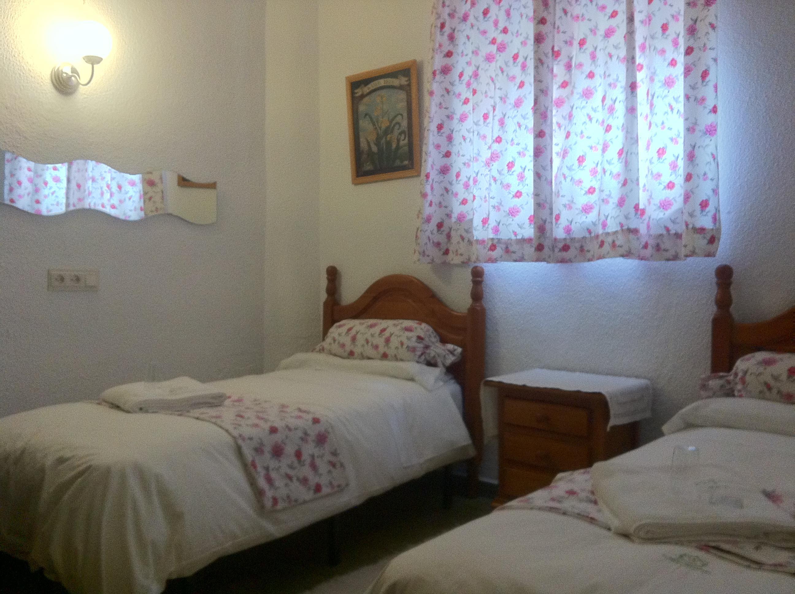 Twin Room with Bathroom - Best price guarantee