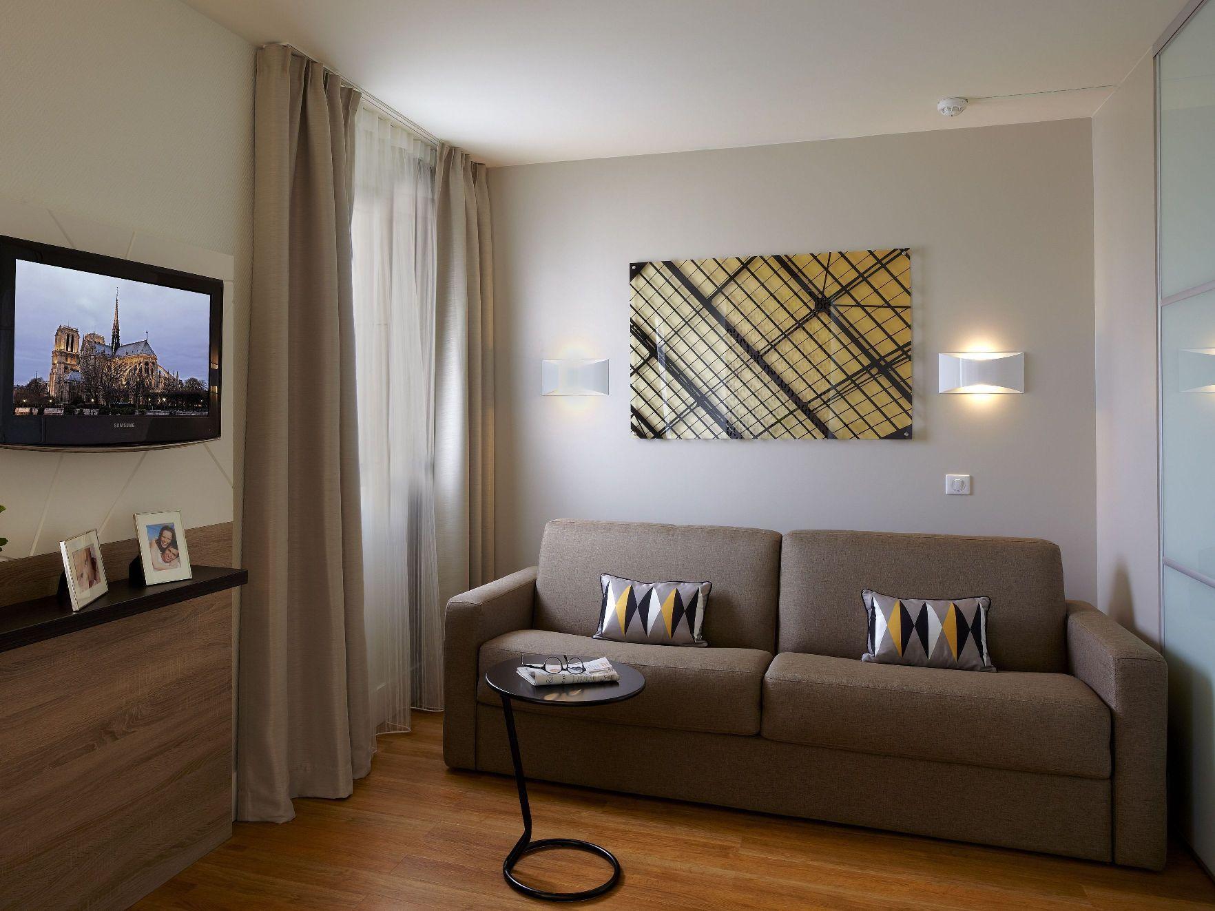 Paris-2-Room