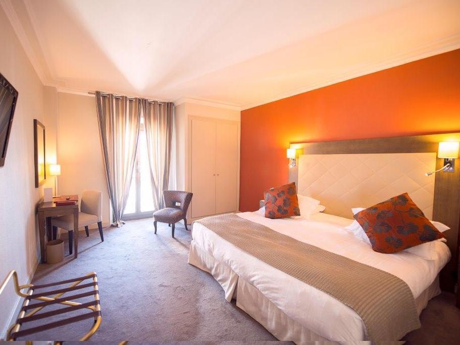 2016,Hotel