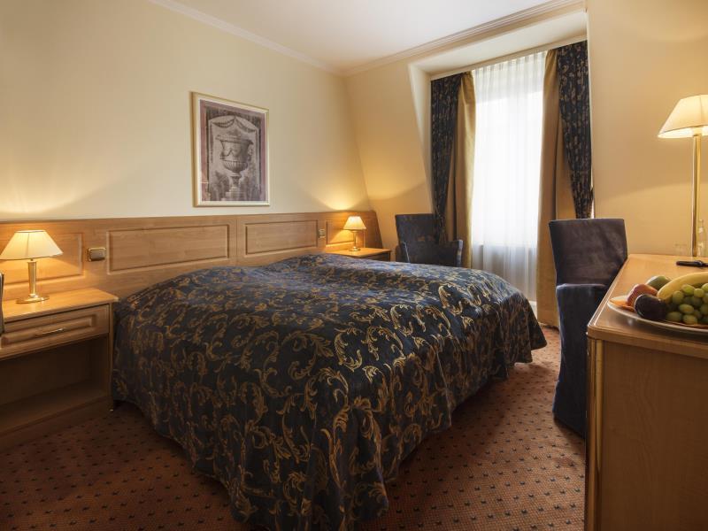 Business Room - Free WiFi access - Breakfast included