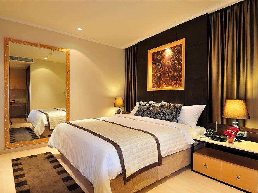 Grand One Bedroom Suites - Free WiFi access - Breakfast included