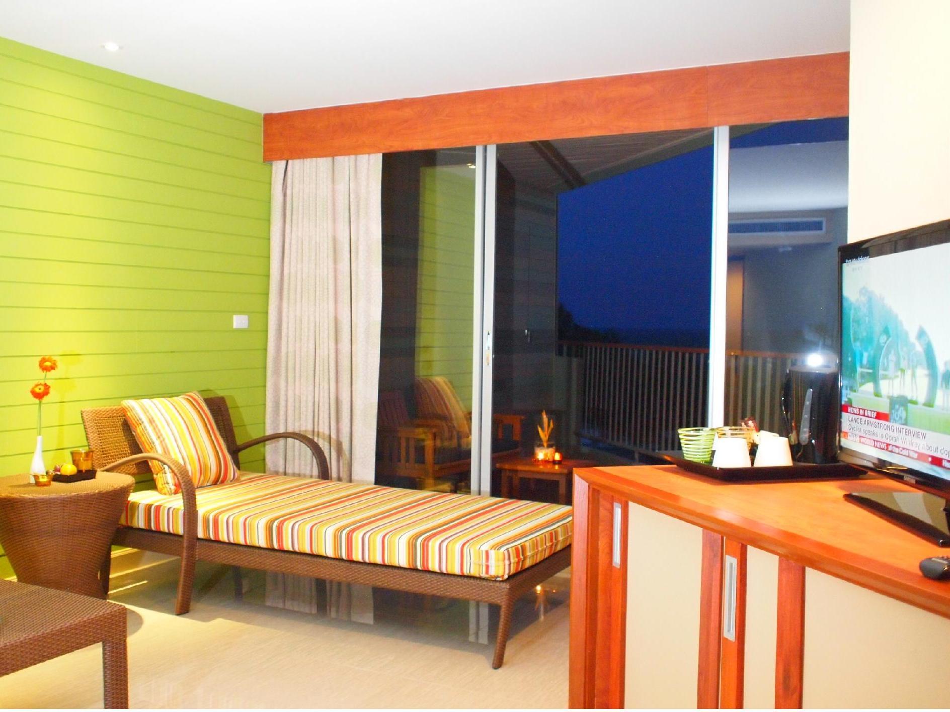 Junior Suite - Free Minibar - Breakfast included