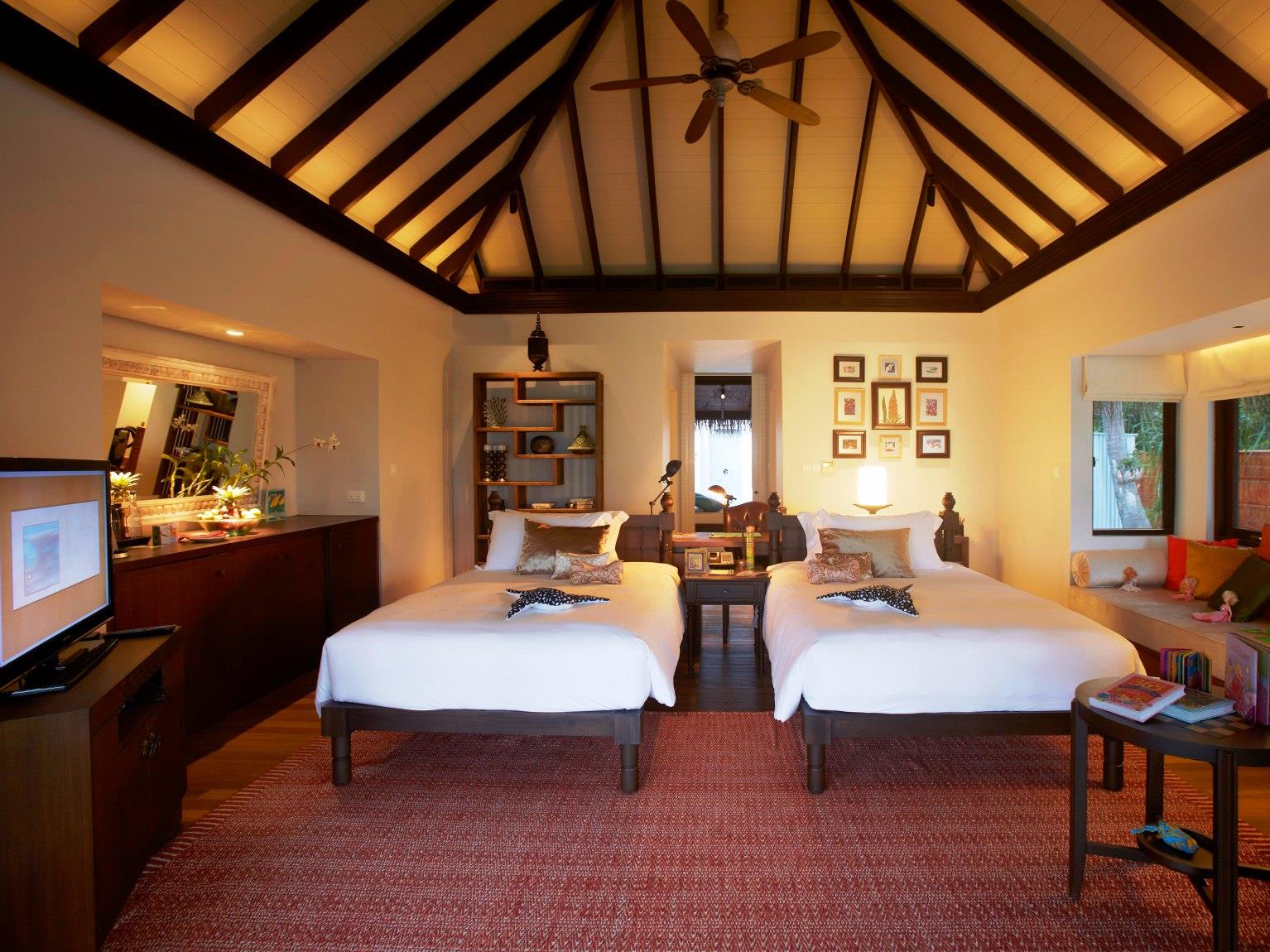 Family Beach Pool villa  - Free WiFi access - Breakfast included