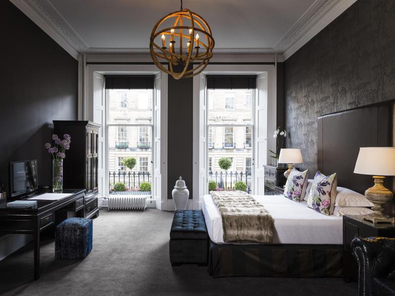 Suite Room - Free WiFi access - Breakfast included