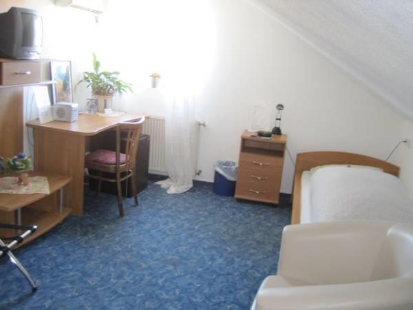 Single Room - Free WiFi access