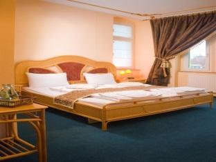 Small Double Room - Best price guarantee