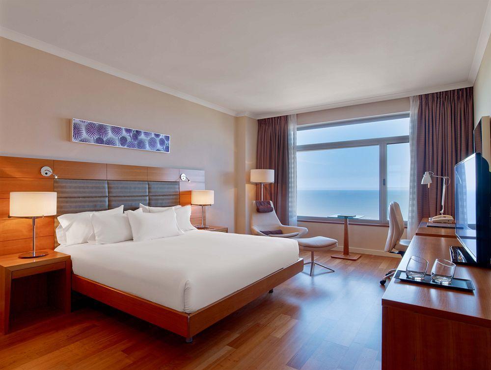 King Hilton Executive Room - Best price guarantee