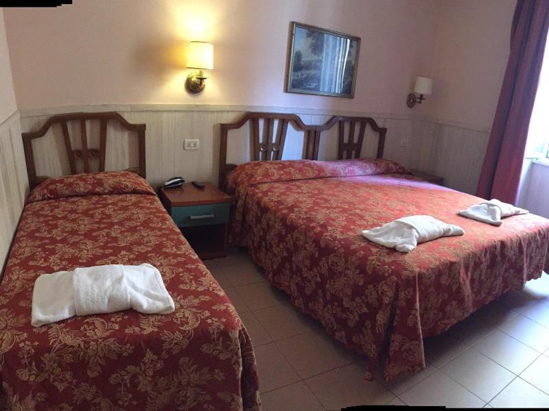 Hotel-Triple