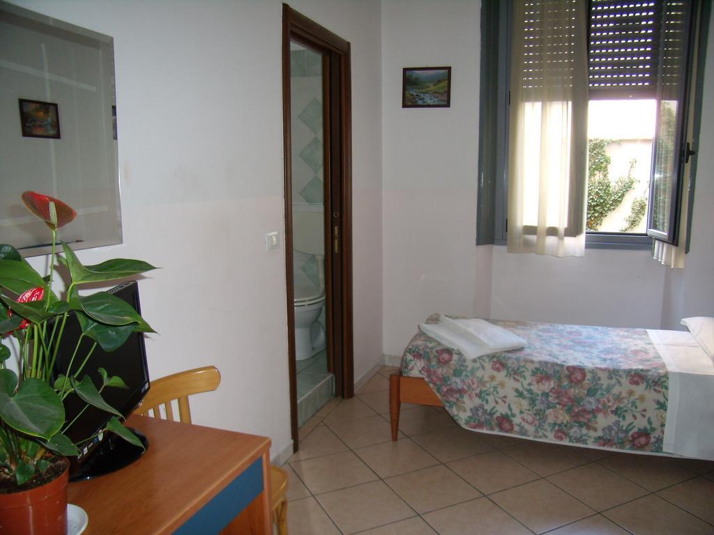 1 Bed in 4-Bed Dormitory (Mixed) Non Refundable - Best price guarantee