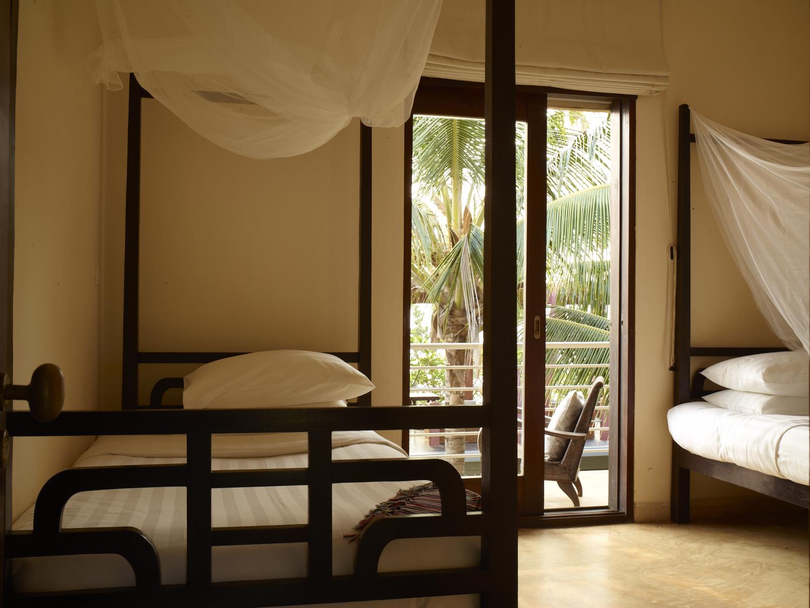 Small Twin Garden View - Free WiFi access - Breakfast included